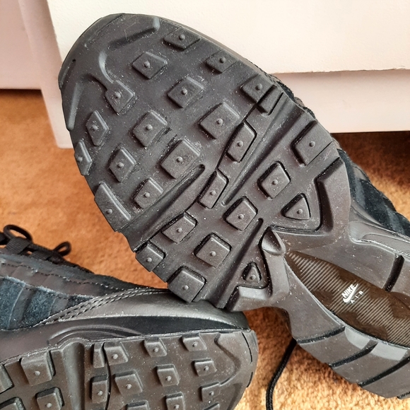 Nike Air Max '95 Shoes - Picture 7 of 10